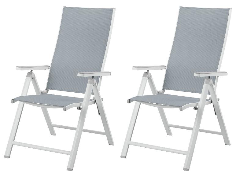 Twee grijze opvouwbare tuinstoelen met wit frame.