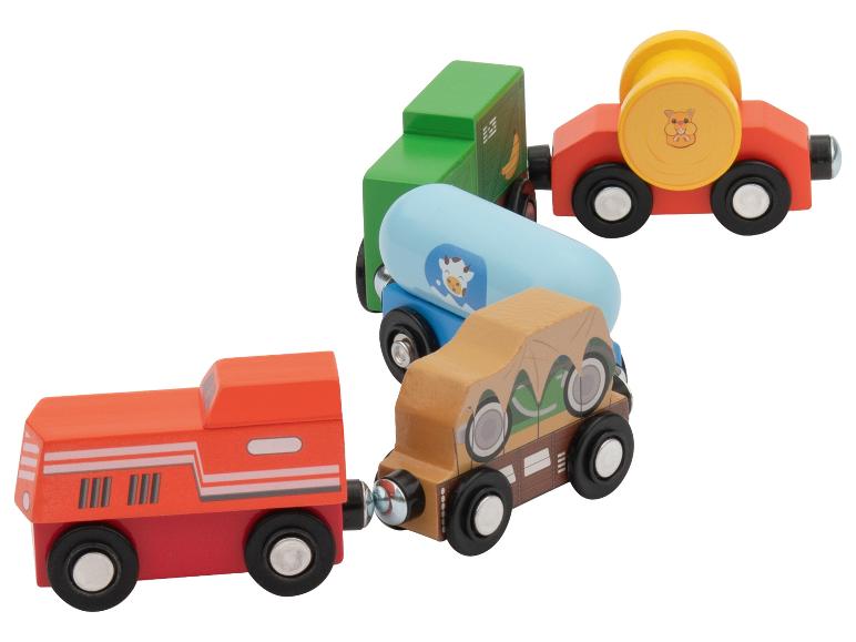 Houten speelgoedtrein met kleurrijke wagons