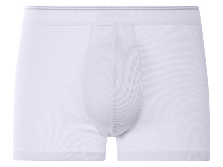 Witte ribgebreide boxershorts, simpel en comfortabel.