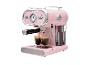 Retro roze espressomachine met twee espressokopjes onder de uitloop.