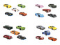 Een verzameling speelgoedauto's, waaronder raceauto's, pick-ups en een monstertruck.
