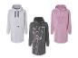 Drie Disney hoodies met afbeeldingen van Mickey Mouse, Bambi en Minnie Mouse.