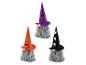 Drie Halloween decoratieve kabouters met oplichtende hoeden.