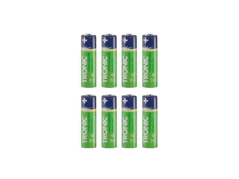 Acht groene en blauwe TRONIC oplaadbare AA-batterijen, 2500 mAh, gerangschikt in twee rijen.