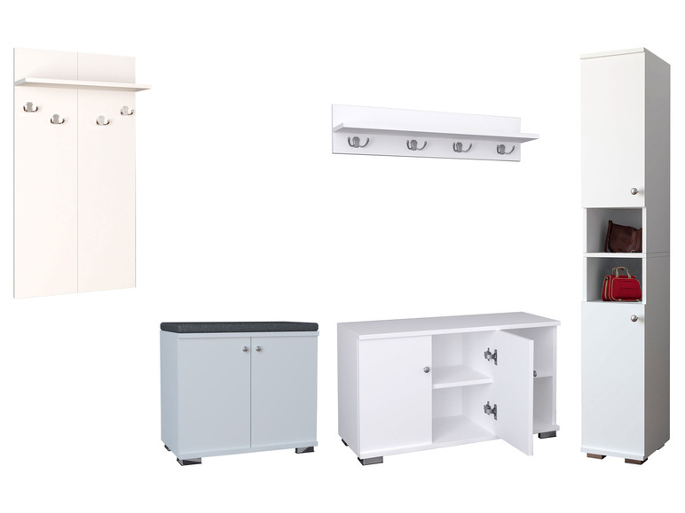 Witte schoenenkast, een opbergkast, twee wandrekken met haken en een bankje.