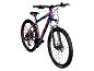 Blauwe en rode mountainbike met zwarte banden en zilveren details.
