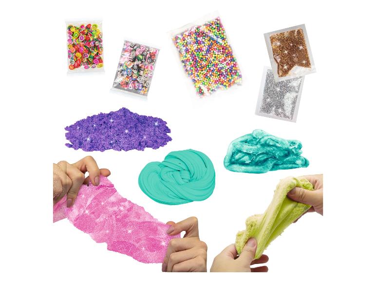 Glitterlijm, slijm en kralen voor knutselen.