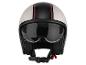 Witte en zwarte motorhelm met een rode streep, helder vizier en kinband.