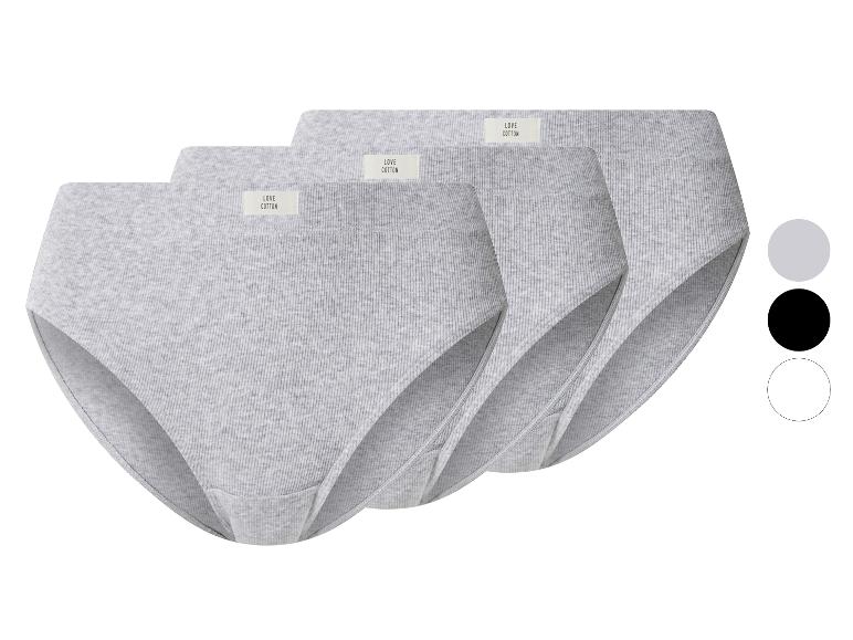 Drie grijze geribbelde katoenen slips met 'LOVE COTTON'-labels, met kleurstalen.