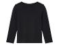 Een zwart T-shirt met lange mouwen.