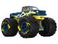 Blauw monstertruck speelgoed met gele details en grote banden.