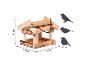 Houten vogelvoederhuisje van 17x19x19 cm met drie vogelsilhouetten.