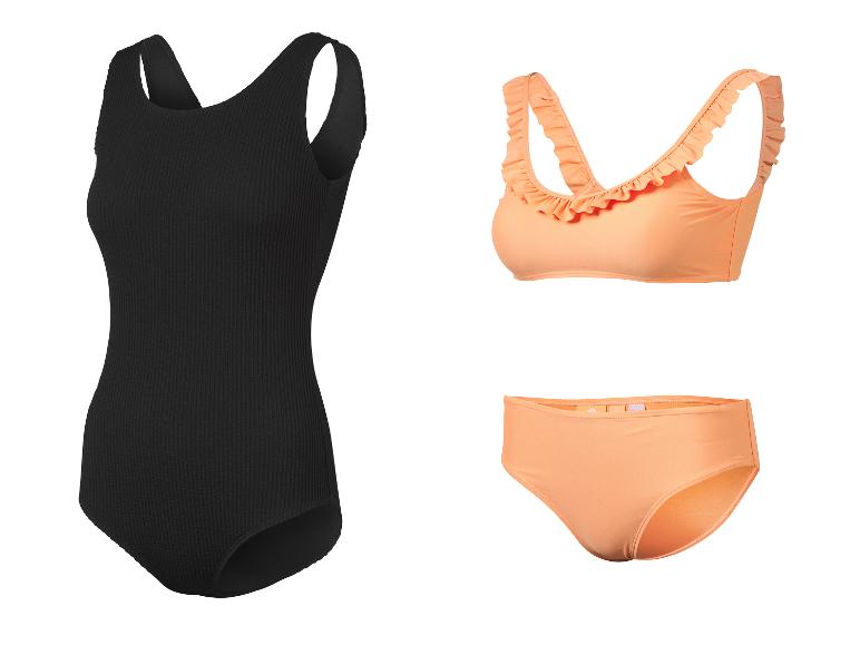 Zwart badpak uit één stuk en oranje bikini met ruches