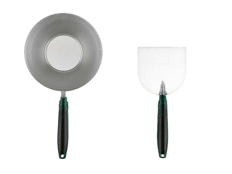 Een metalen kom en een plamuurmes met groene handvatten.