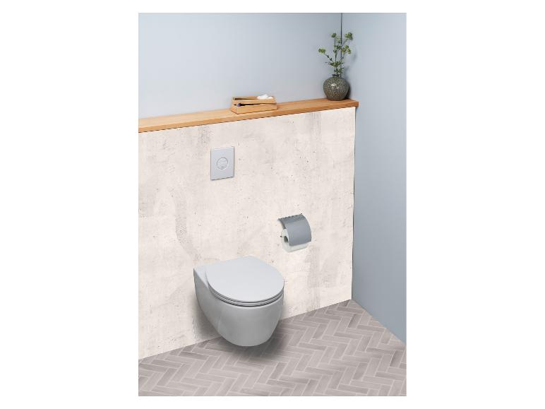 Wandcloset met ingebouwde spoelbak, toiletrolhouder en houten plank.