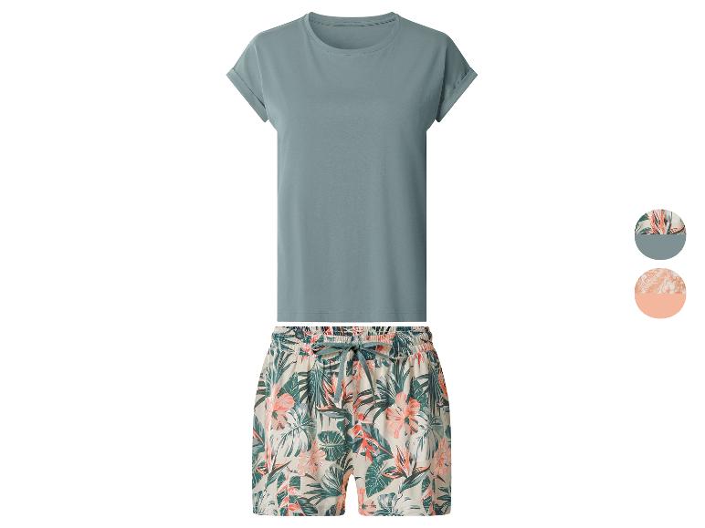 Damespyjamaset met een effen teal T-shirt en bloemige shorts, met twee kleuropties.