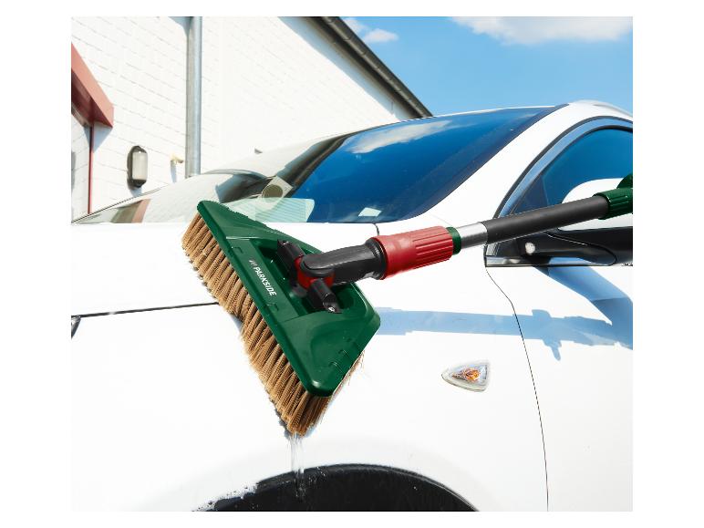 Parkside autowasborstel met stromend water