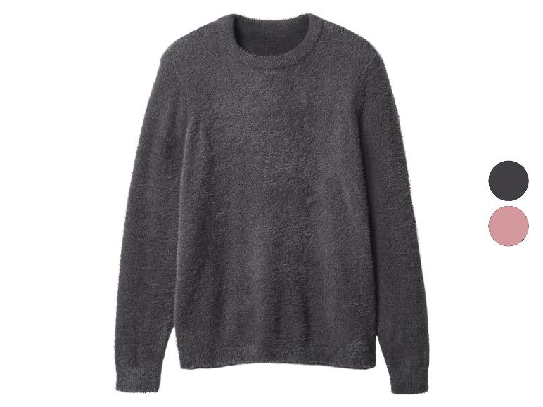 Grijze pluizige trui met ronde hals, ook verkrijgbaar in roze.