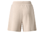 Beige katoenen shorts.