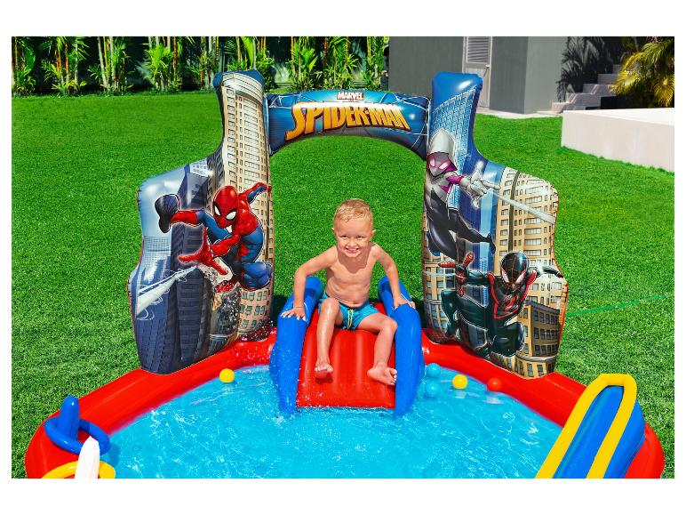 Opblaasbaar Spider-Man zwembad met glijbaan.