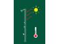 Solardouche met thermometer, verwarmd door zonlicht.