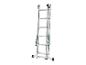 Aluminium telescopische ladder met groene banden, opgevouwen en klaar om op te bergen.