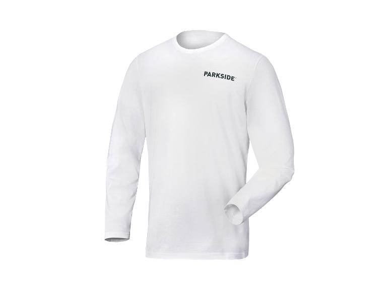 Wit T-shirt met lange mouwen en een klein donkergrijs logo op de borst.