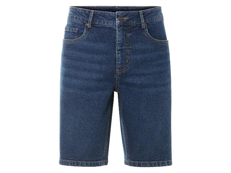 Donkerblauwe jeans shorts.