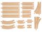 Een set houten treinrails, inclusief rechte, gebogen en wisselstukken.