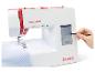 Witte en rode naaimachine met touchscreen, selecteert een steekpatroon.