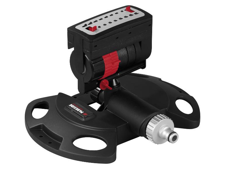 Zwarte en rode PARKISDE Performance oscillerende sproeier op een witte achtergrond.