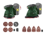 Twee draadloze schuurmachines met diverse schuurpads en accessoires.