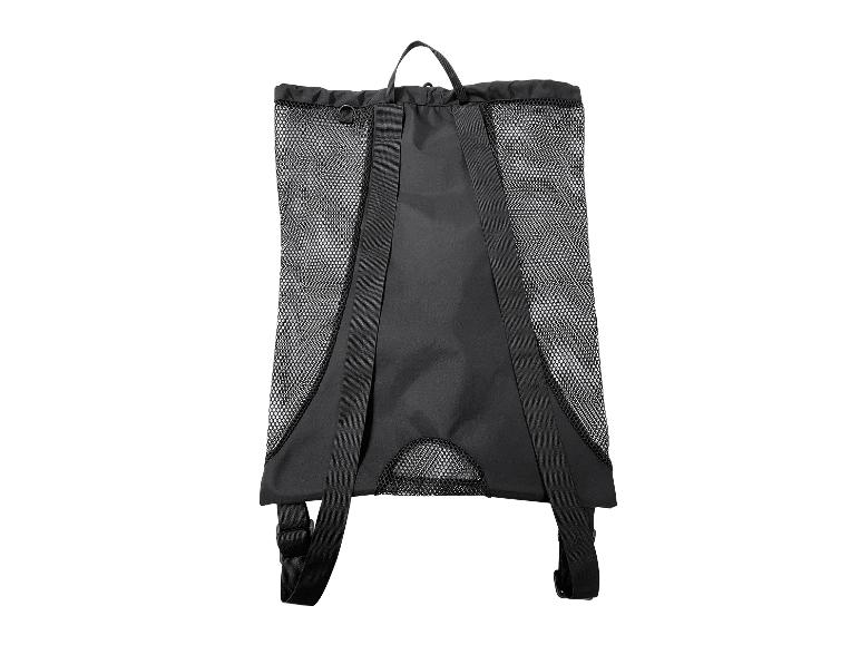 Zwarte mesh rugzak met verstelbare banden, ideaal voor strand of sport.