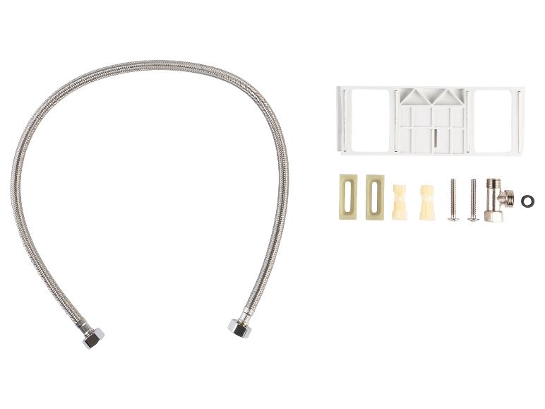 Een flexibele slang voor waterleiding met fittingen en een witte houder