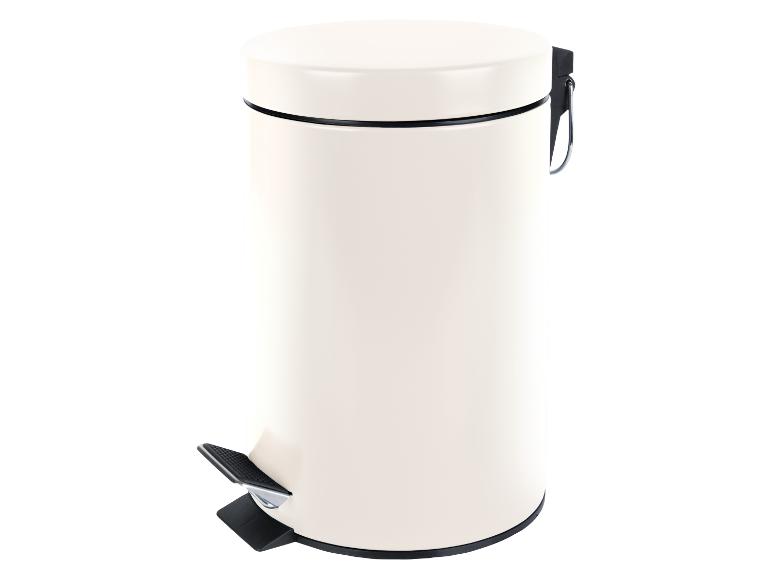 Een witte metalen pedaalemmer.