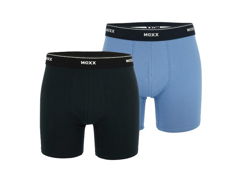 Twee herenboxershorts, één zwart en één lichtblauw, met een merk tailleband.