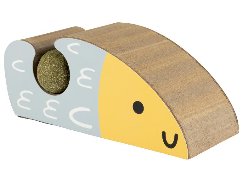 Houten kattenkrabpaal met een kattenbal.