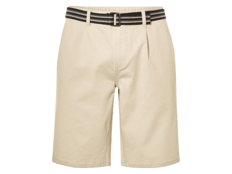 Beige shorts met riem: casual kleding.