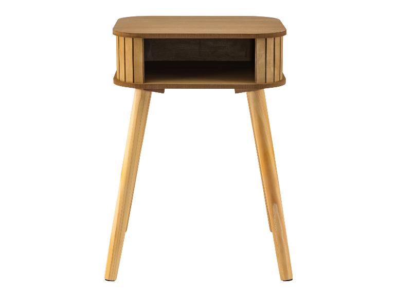 Houten nachtkastje met open vak en vier poten