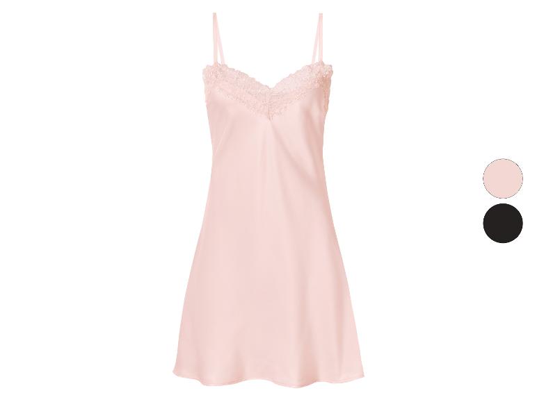 Roze satijnen nachtjapon met kanten details, met kleuropties in roze en zwart.