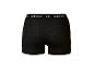 Zwarte herenboxershort met wit logo op de tailleband, achteraanzicht.
