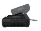 Een Parkside X 20V Team accu laadt op een zwarte oplader.