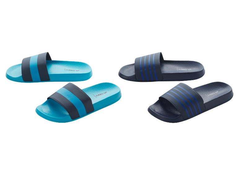 Twee paar slippers in turquoise en marineblauw, met strepen op de bovenkant.