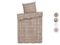 Dekbedovertrek en kussensloop met een beige en wit ruitpatroon.