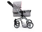 Een grijze kinderwagen met roze details.