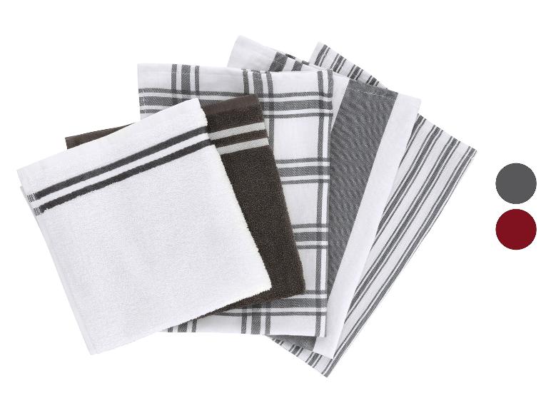 Set van zes keukendoeken met geruite en gestreepte patronen in grijze en bruine tinten.