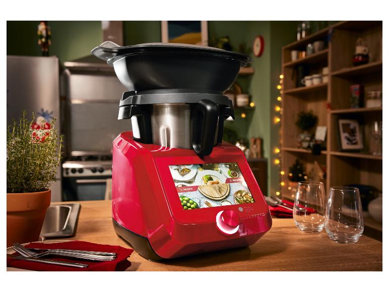 Een rode Monsieur Cuisine Smart keukenmachine met touchscreen en diverse functies.