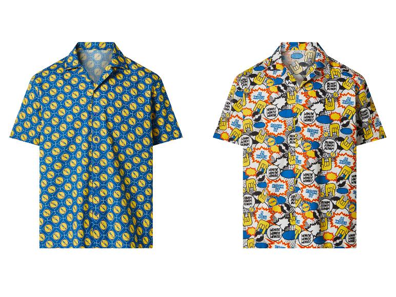 Twee herenoverhemden met korte mouwen: één blauw met gele logo's, de andere wit met stripboek-achtige rockmotieven.