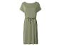 Groene dames midi-jurk met korte mouwen en trekkoord in de taille.