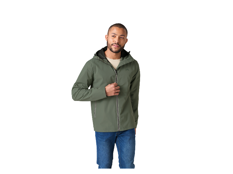 Man in een groene Regatta jas.